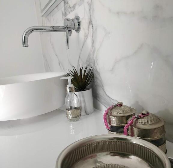 צימר Guesthouse Amberdi, Fly & Stay