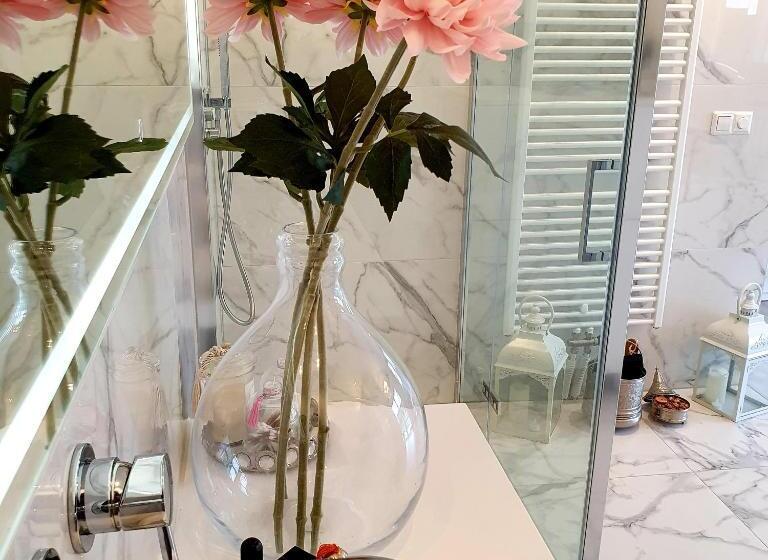 צימר Guesthouse Amberdi, Fly & Stay