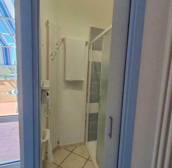 تختخواب و صبحانه Le Tre Palme