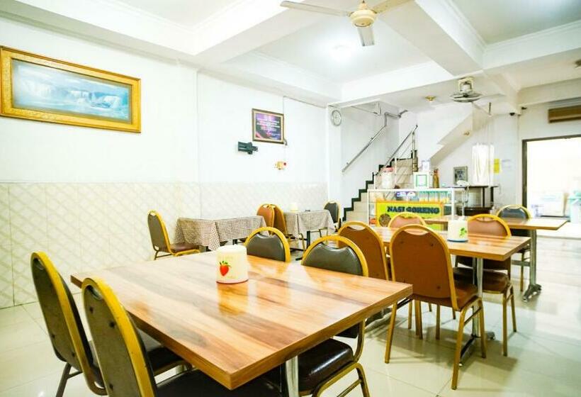 酒店 Hoki Homestay Mitra Reddoorz Near Rumah Sakit Dr Soetomo Surabaya