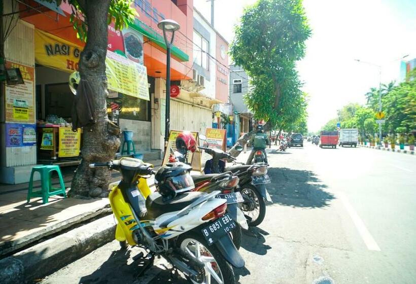 酒店 Hoki Homestay Mitra Reddoorz Near Rumah Sakit Dr Soetomo Surabaya