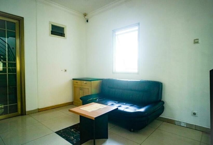 酒店 Hoki Homestay Mitra Reddoorz Near Rumah Sakit Dr Soetomo Surabaya