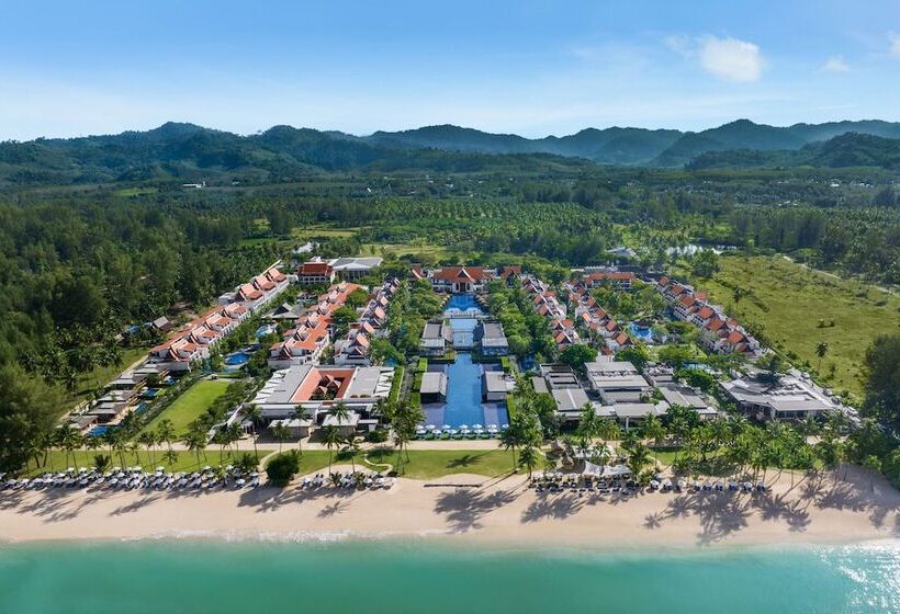 Отель Jw Marriott Khao Lak Resort Suites