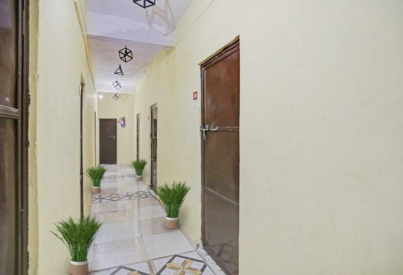 호텔 Oyo 92887 Metro City Guest House