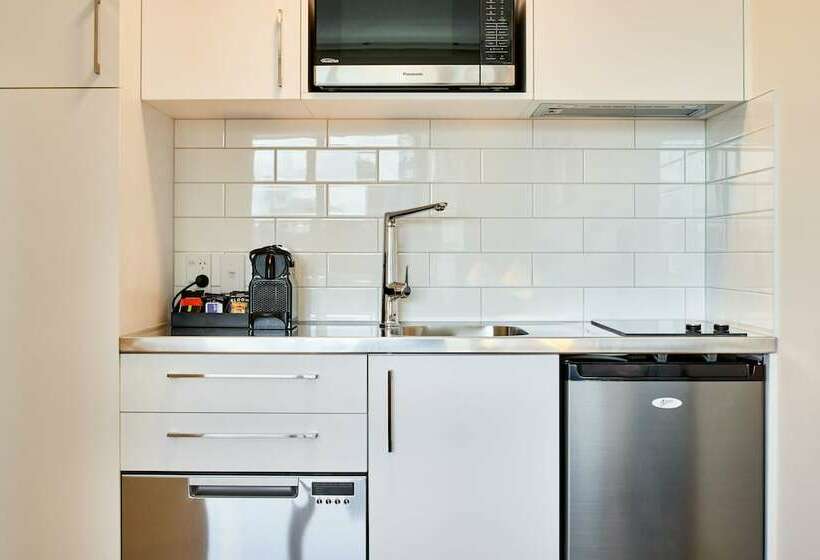 Sojourn Apartment Hotel   Ghuznee