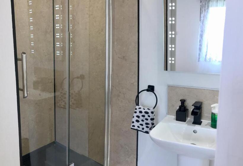 Пансион Skye View Skye Bridge House