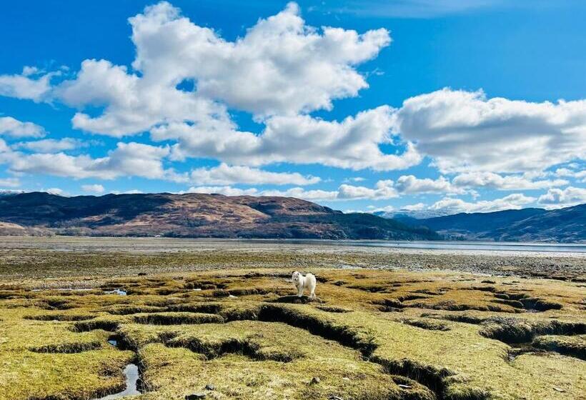 Пансион Skye View Skye Bridge House