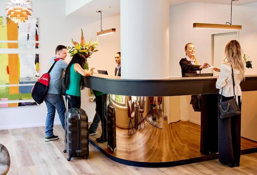 Sojourn Apartment Hotel   Ghuznee