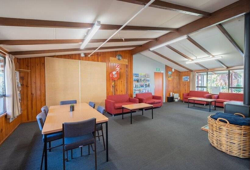 هاستل Te Anau Central Backpackers