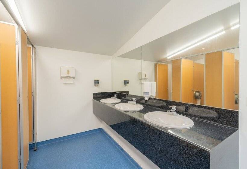 هاستل Te Anau Central Backpackers