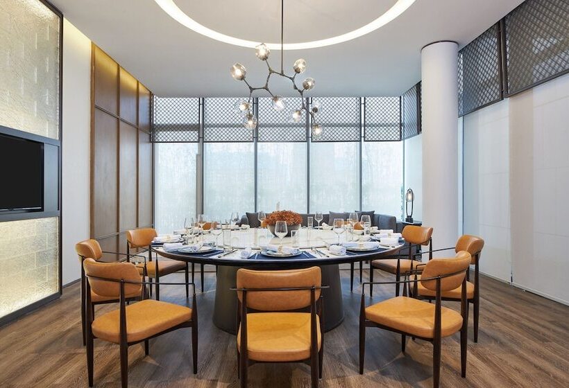 Отель Four Points By Sheraton Nanchang, Xihu