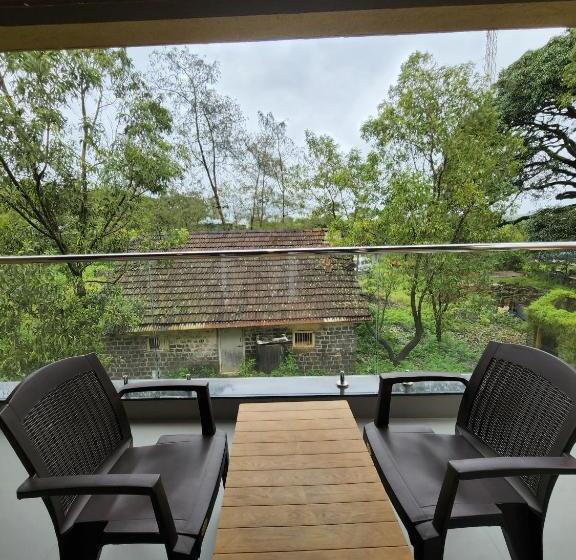 בית מלון כפרי Regal Panhala Residency