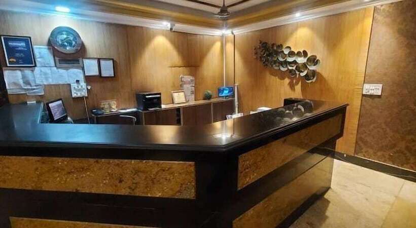 ホテル Meenakshi Palace