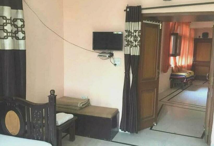 فندق Oyo 93303  Mundra