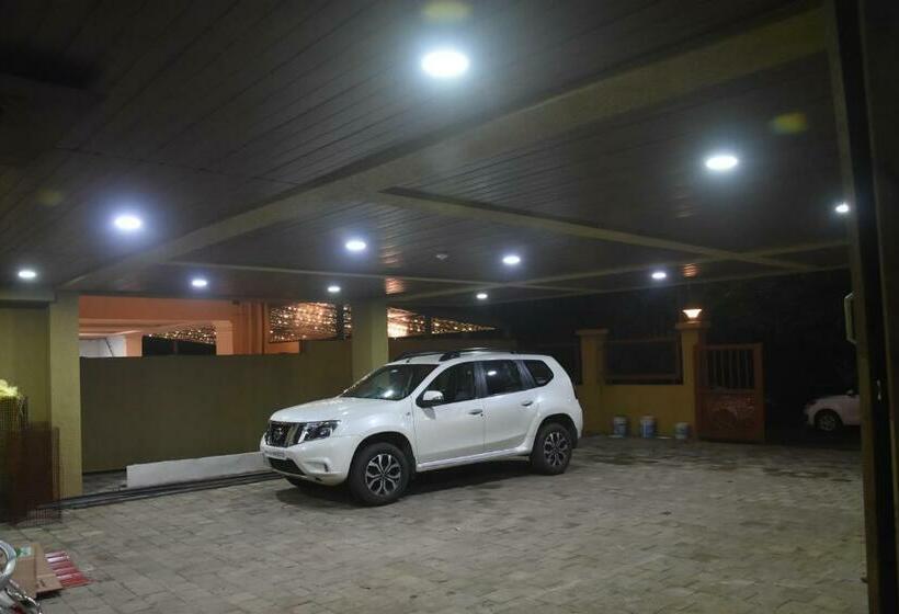 בית מלון כפרי Regal Panhala Residency