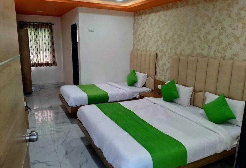 Отель Spot On 92880  Radhika Guest House