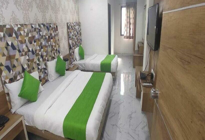 בית מלון כפרי Spot On 92880 Radhika Guest House