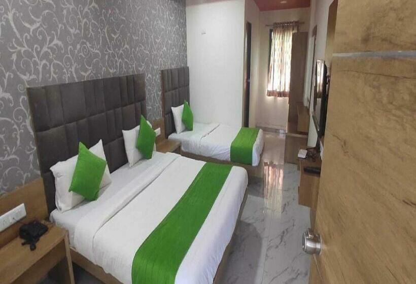 בית מלון כפרי Spot On 92880  Radhika Guest House