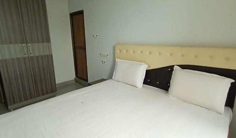 酒店 The Peepal Residency By Wb Inn