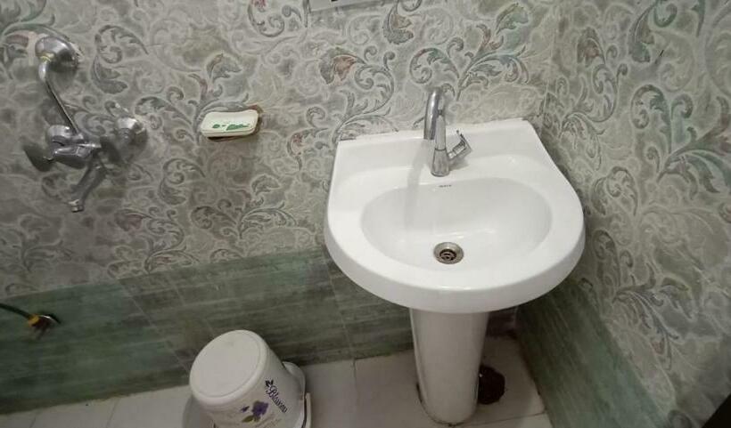 Отель The Peepal Residency By Wb Inn
