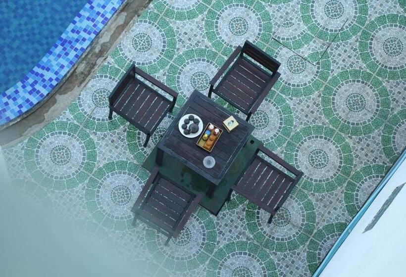 Отель Vang Vieng Freedom Star S