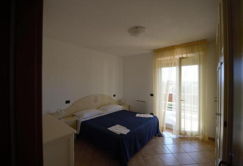 Le Residenze Di Santa Costanza   Mirto/corbezzolo