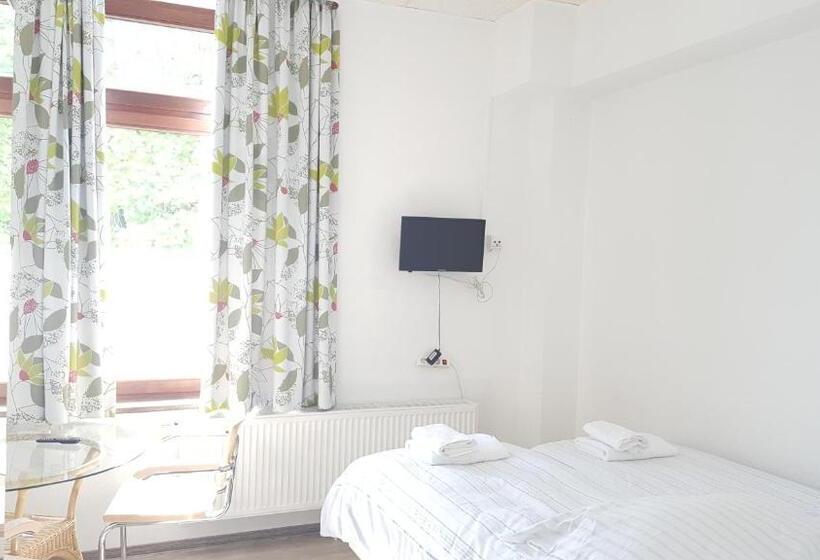 هاستل Aparthotel B & L