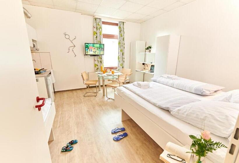 هاستل Aparthotel B & L