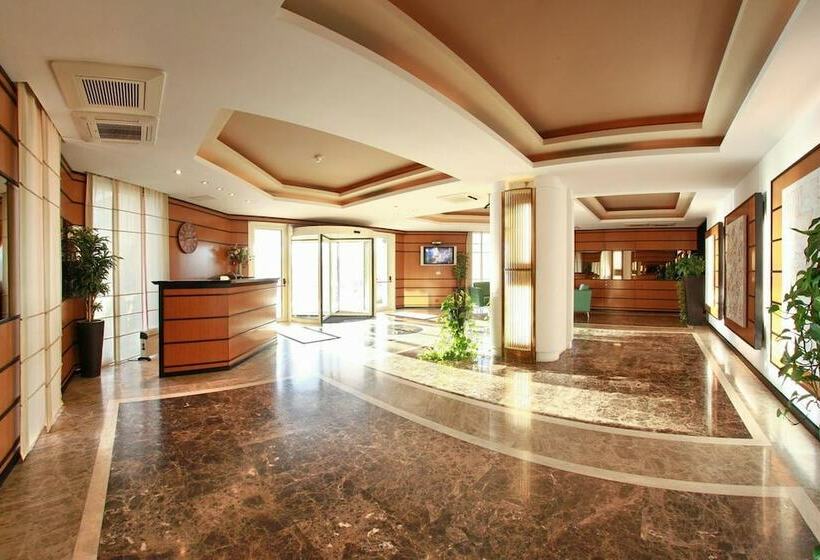 هاستل Monte Carlo Palace Rooms