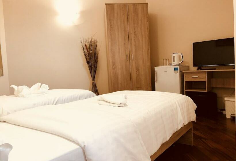 هاستل Monte Carlo Palace Rooms