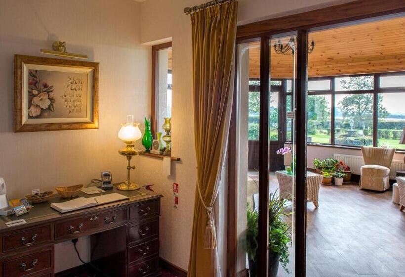 住宿加早餐  Browns Country House