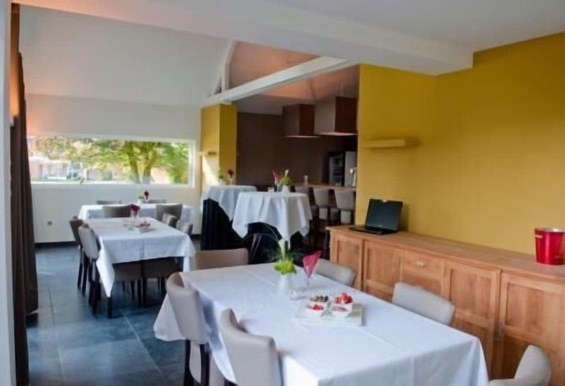 Bed and Breakfast Guesthouse De Casteleer