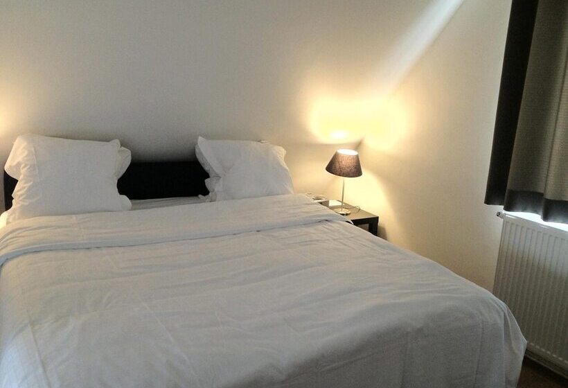 Bed and Breakfast Guesthouse De Casteleer