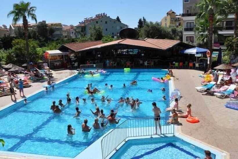 Club Turquoise Apartments