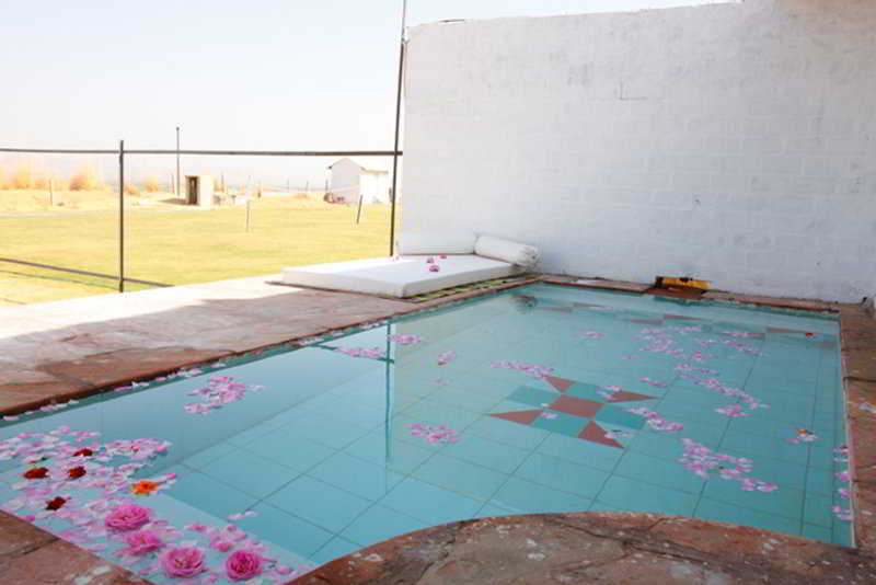 Отель Aaram Baagh