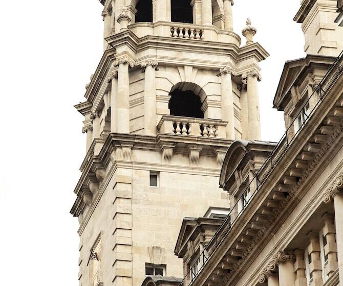 فندق Aloft Liverpool