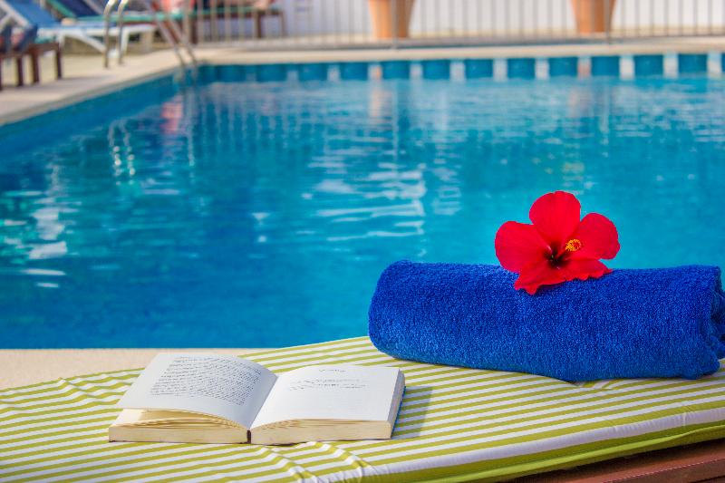 Bella Colina I Vintage Hotel 1953