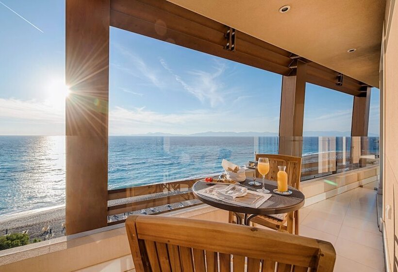 ホテル Bellevue On The Beach Suites