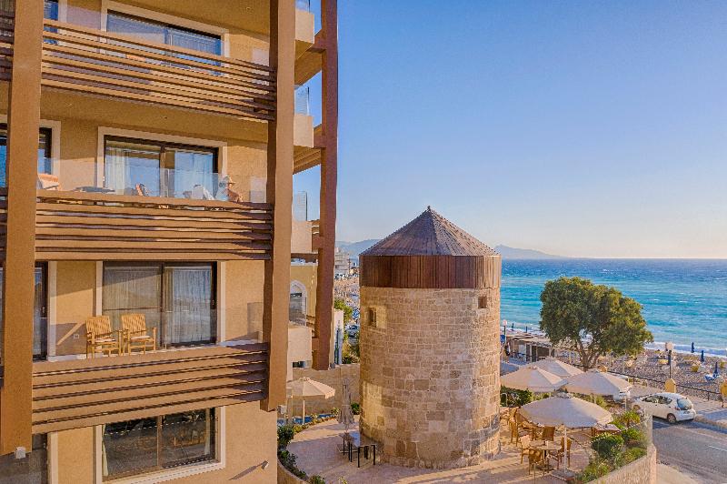 בית מלון כפרי Bellevue On The Beach Suites