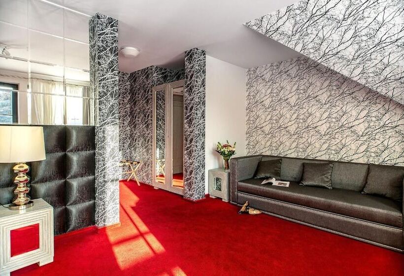 هتل Berberys Park