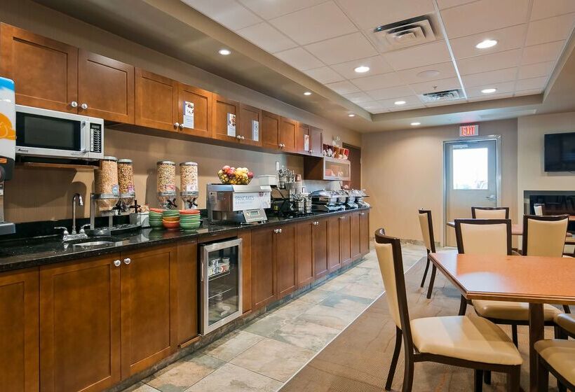 فندق Best Western Plus Service Inn & Suites