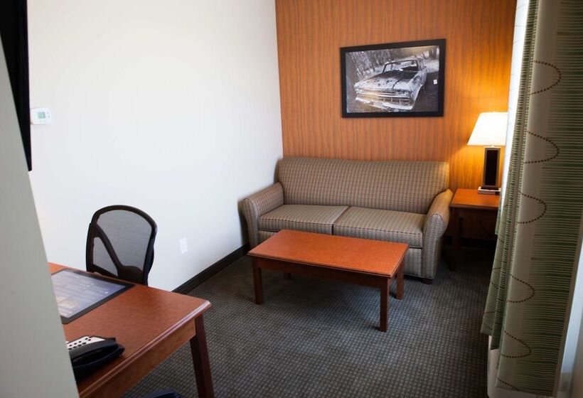 בית מלון כפרי Best Western Plus Service Inn & Suites