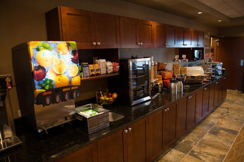 فندق Best Western Plus Service Inn & Suites