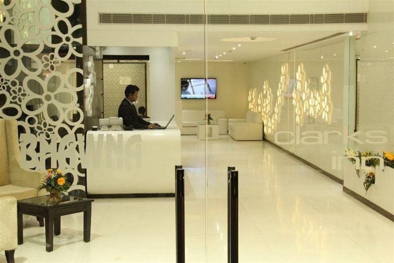 호텔 Bhawna Clarks Inn Agra
