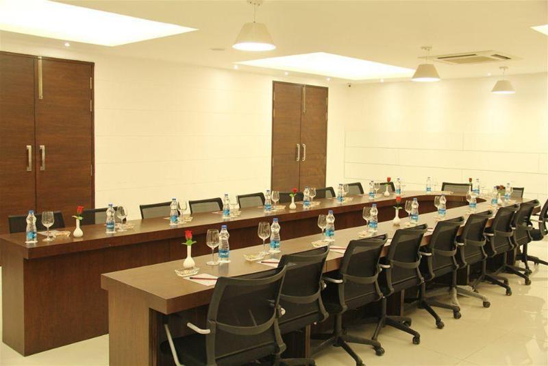 호텔 Bhawna Clarks Inn Agra