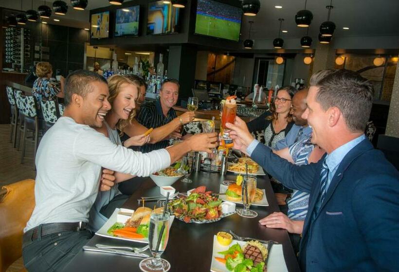 هتل Clique Calgary Airport