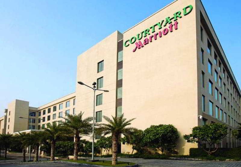 هتل Courtyard By Marriott Agra