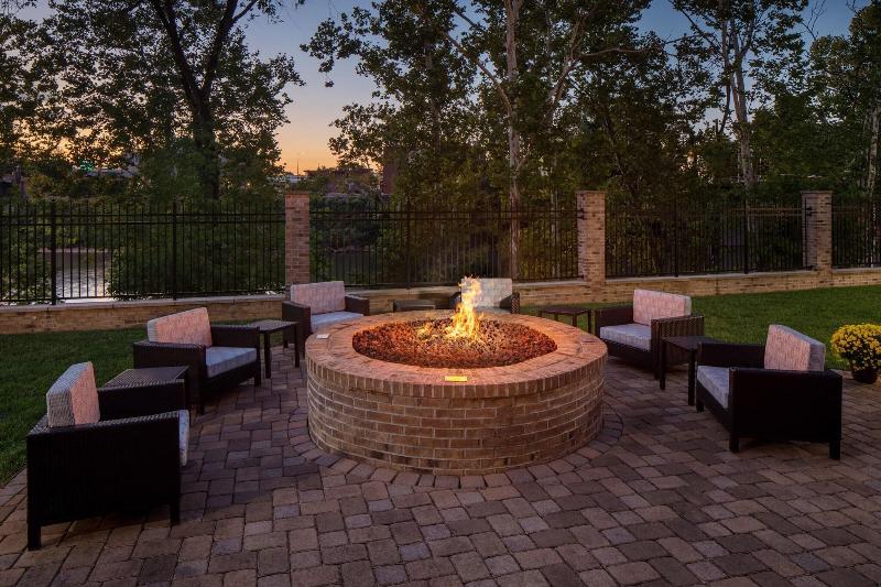 Отель Courtyard By Marriott Charleston Downtown/civic Center