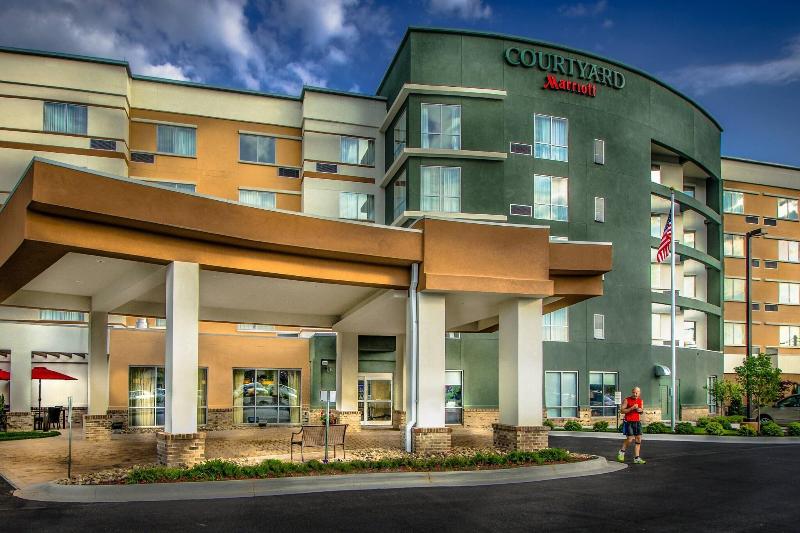 Отель Courtyard By Marriott Charleston Downtown/civic Center