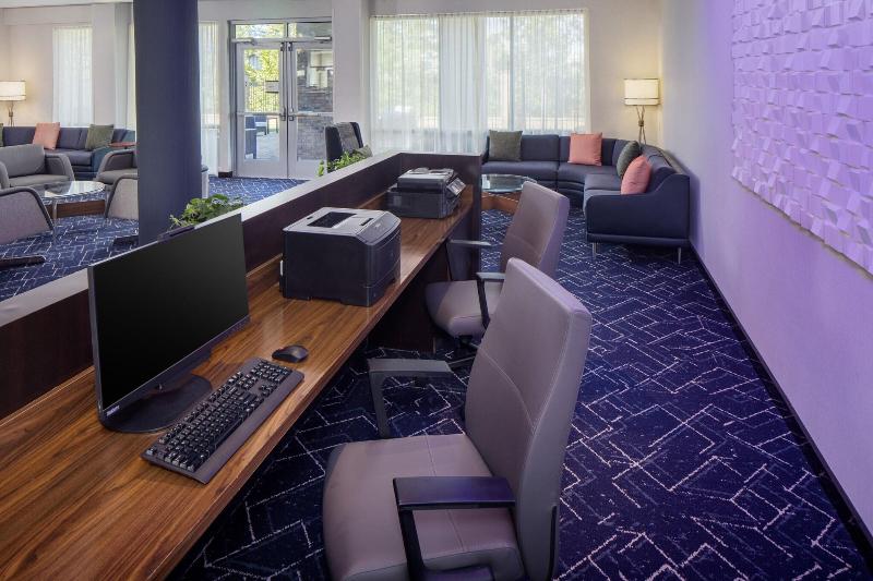 Отель Courtyard By Marriott Charleston Downtown/civic Center